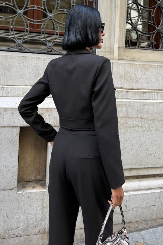 Structured Blazer & Pants Set – Women’s Modern Business Outfit
