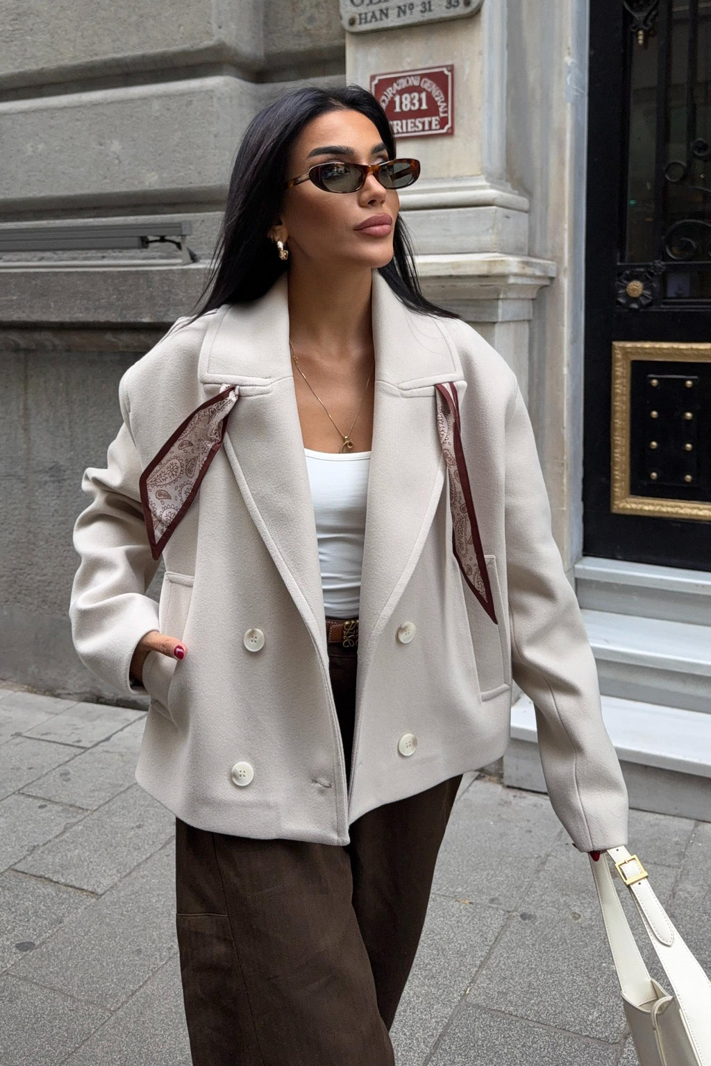 Premium Wool-Blend Short Coat with Scarf Detail – Elegant Casual Jacket for Women