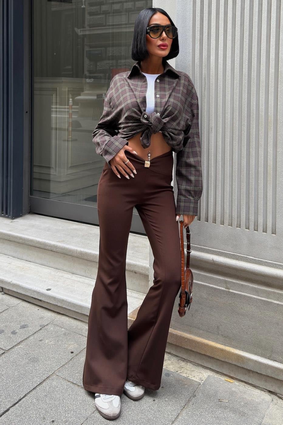 High-Waist Flared Pants with Front Clasp Detail – Elegant Double Fabric Trousers for Women