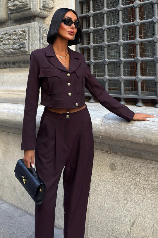 Structured Blazer & Pants Set – Women’s Modern Business Outfit