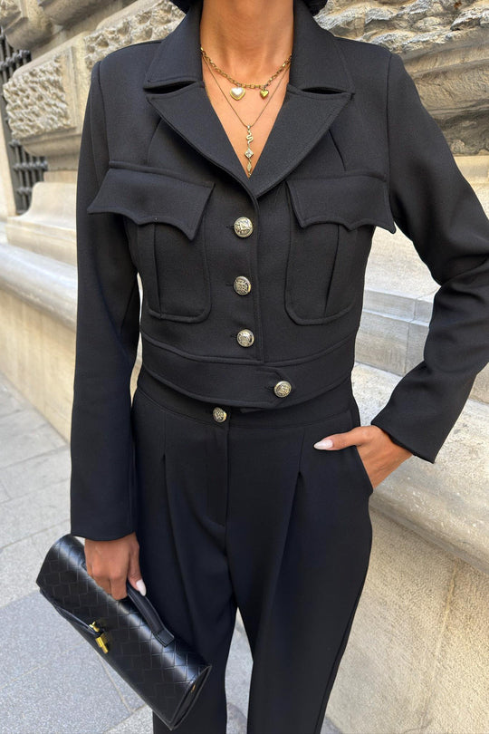 Structured Blazer & Pants Set – Women’s Modern Business Outfit