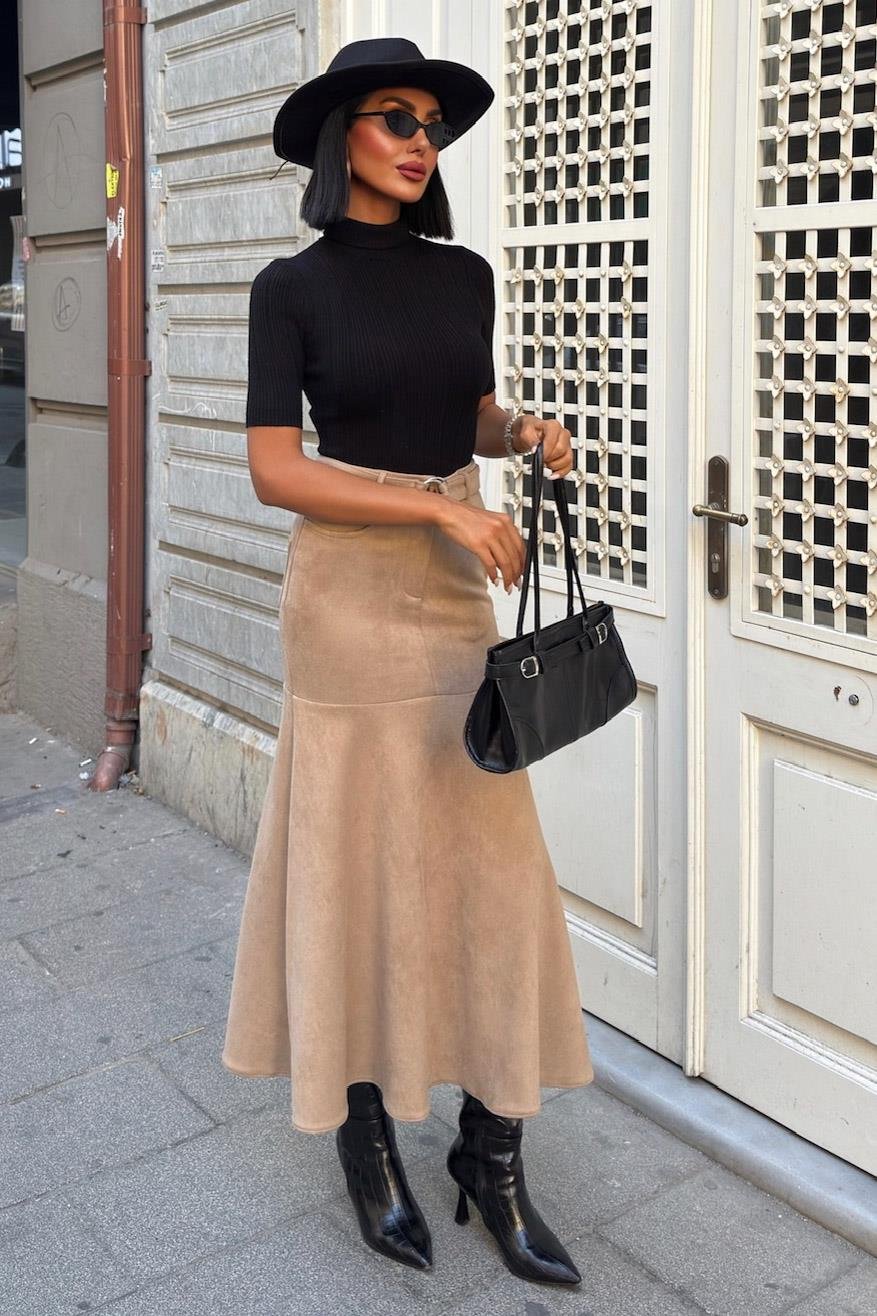 High-Waisted Faux Suede Maxi Skirt with Belt – Elegant A-Line Long Skirt for Women