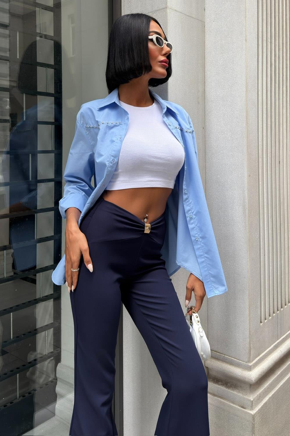 High-Waist Flared Pants with Front Clasp Detail – Elegant Double Fabric Trousers for Women